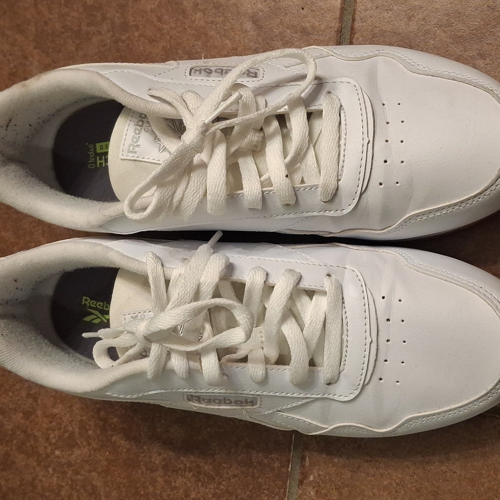 Reebok Size 9 - Picture 2 of 3